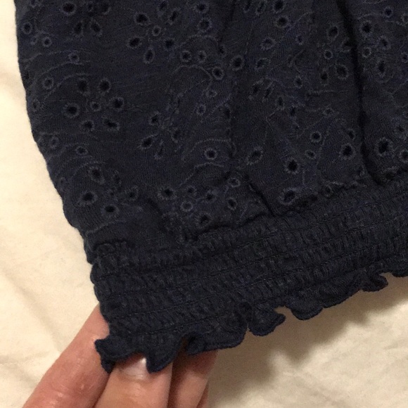 HOLLISTER off the shoulders top - Picture 4 of 4